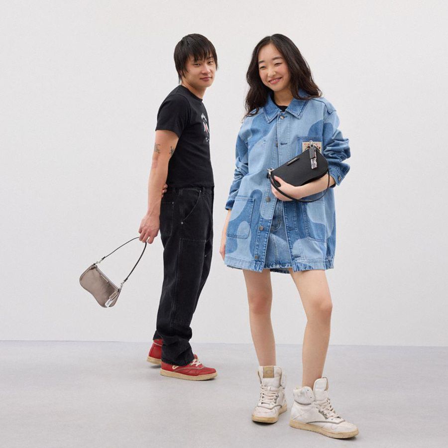 Black Women COACH® Small Wavy In Coachtopia Leather Shoulder Bag | 41593OUNM